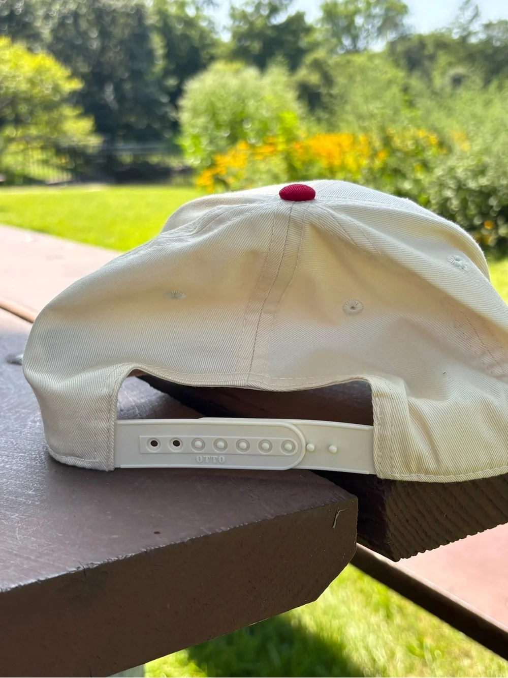 OTTO Nashville Embroidered Two-Tone Baseball Cap - White & Red